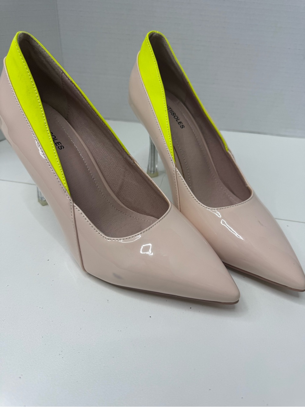 Beautiisoles Bardot 20 pumps in beige with neon yellow leather inserts size 9 - Picture 2 of 12